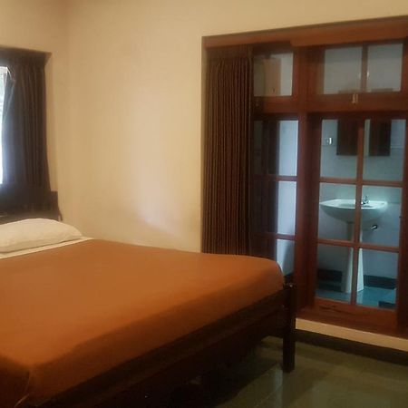 Krowi Inn Surabaja Zewnętrze zdjęcie