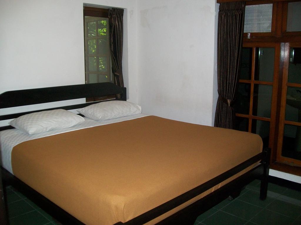 Krowi Inn Surabaja Pokój zdjęcie