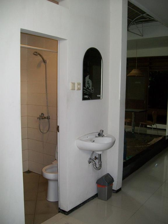 Krowi Inn Surabaja Pokój zdjęcie