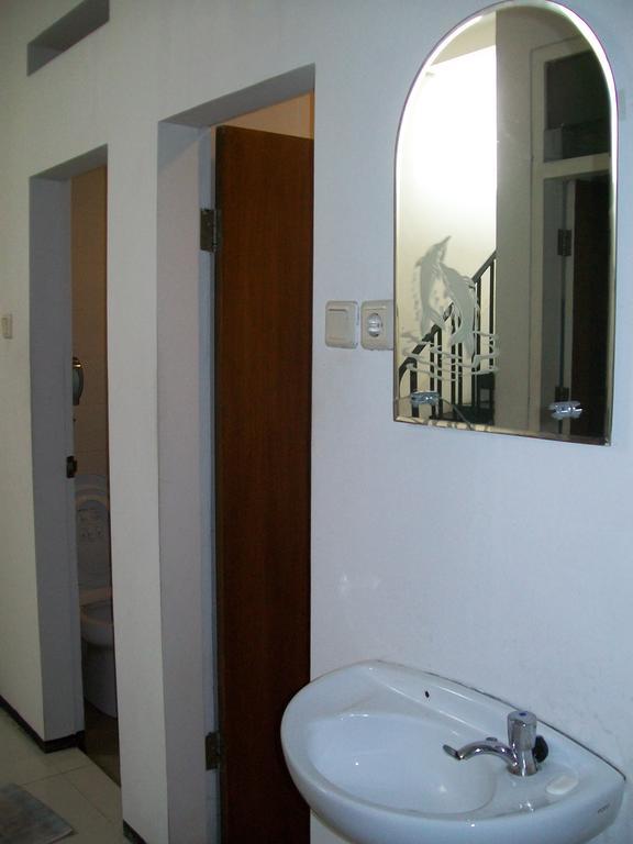 Krowi Inn Surabaja Pokój zdjęcie