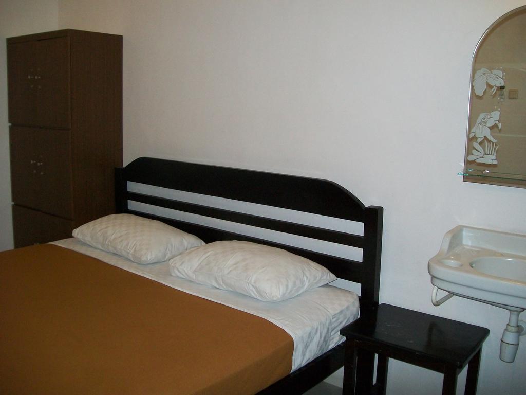 Krowi Inn Surabaja Pokój zdjęcie