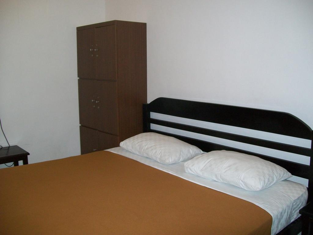 Krowi Inn Surabaja Pokój zdjęcie