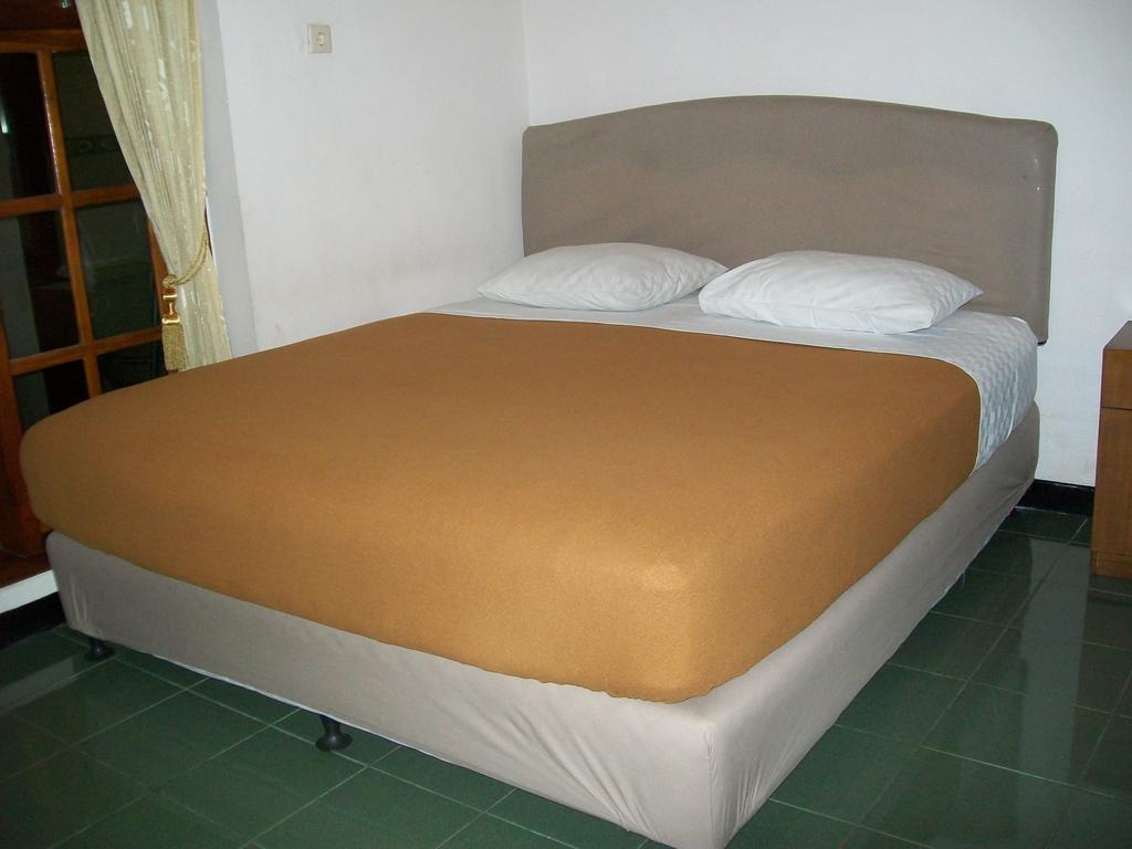 Krowi Inn Surabaja Pokój zdjęcie