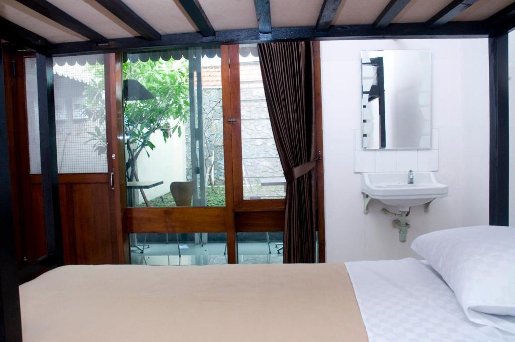 Krowi Inn Surabaja Pokój zdjęcie